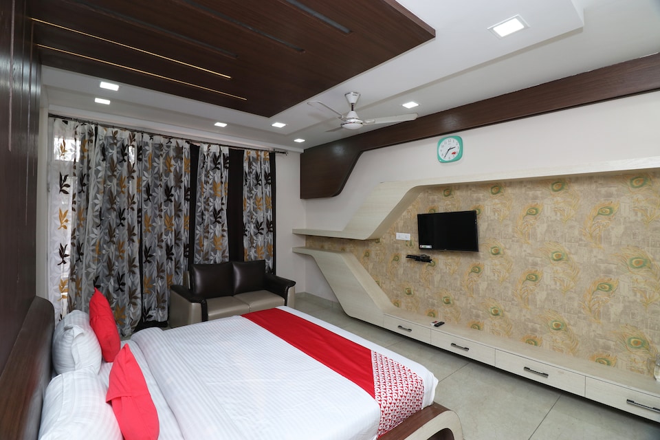 OYO 19708 रेनबो गोल्ड इन, Vikas Nagar Lucknow, लखनऊ