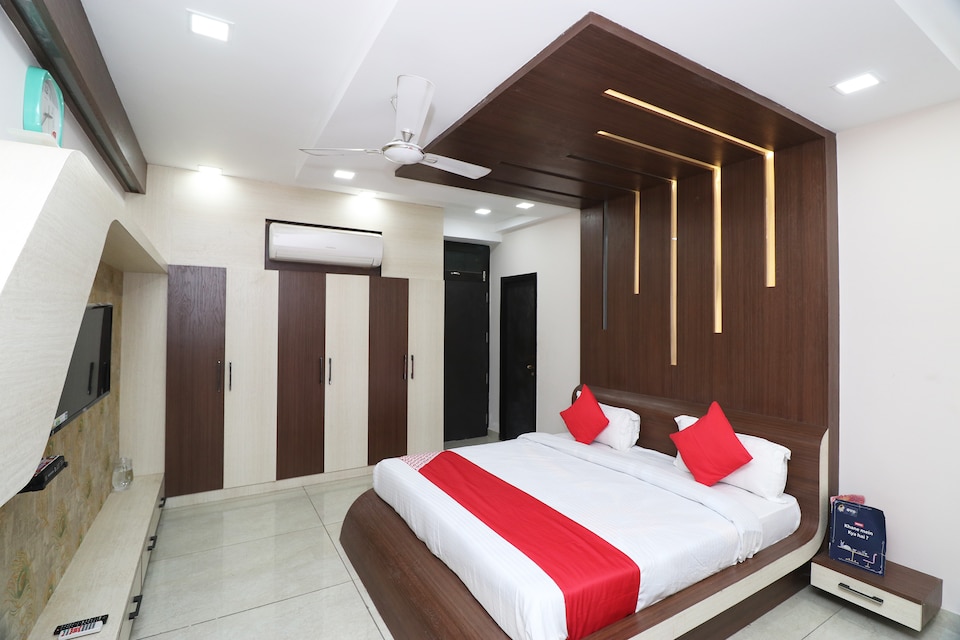 OYO 19708 रेनबो गोल्ड इन, Vikas Nagar Lucknow, लखनऊ