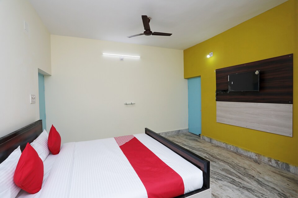 OYO 19761 Royal Vintage, Chandrasekharpur, Bhubaneswar