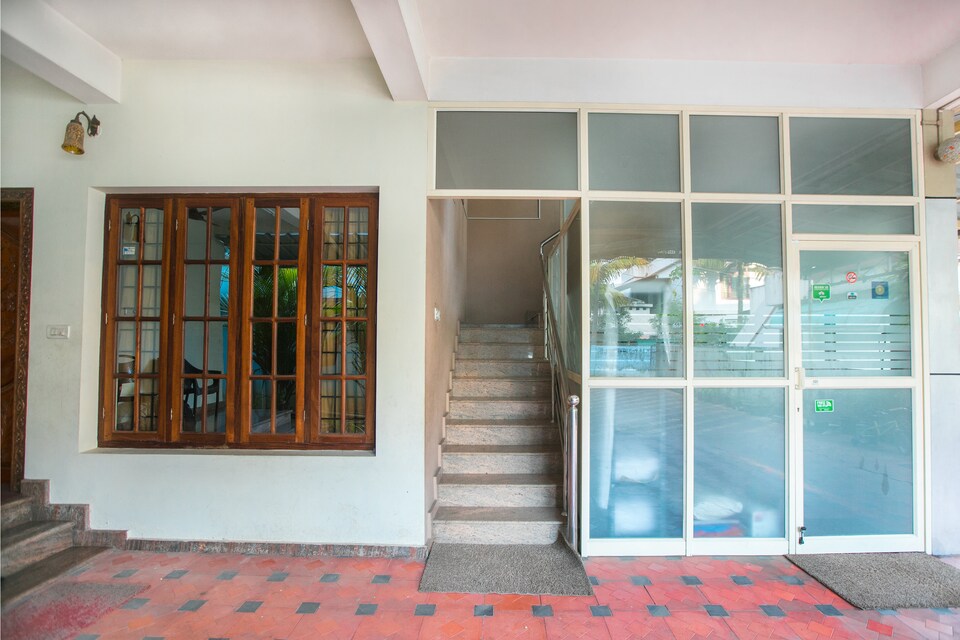 OYO 19763 Home Bright Stay Elamakarra, Kaloor Kochi, Kochi