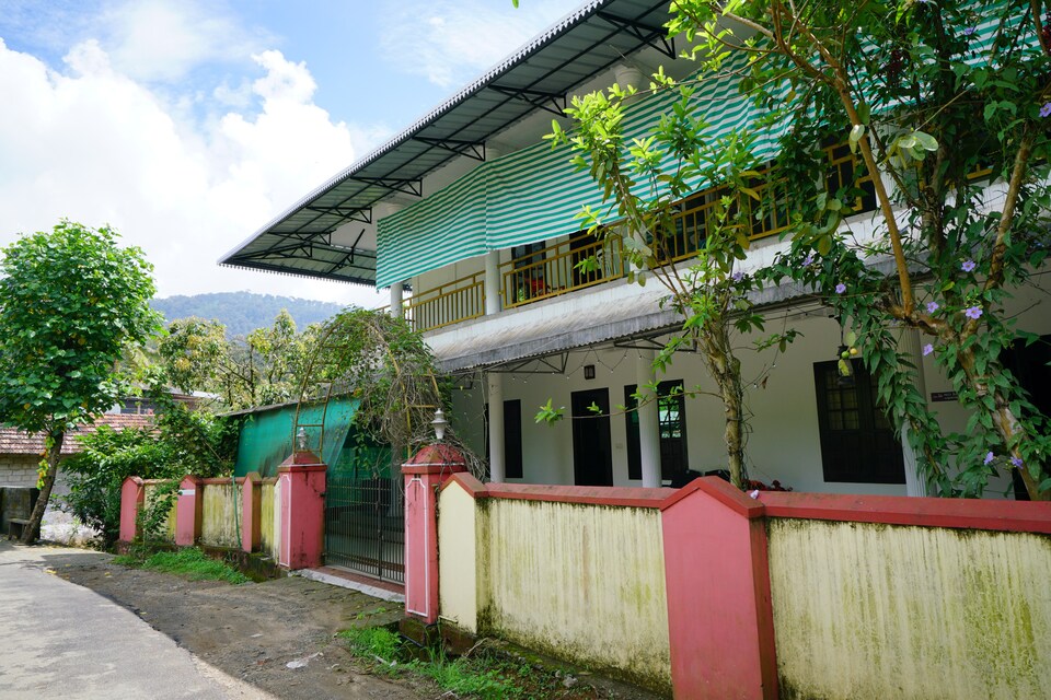 OYO Home 19776 Placid 2BHK, Anachal, Munnar