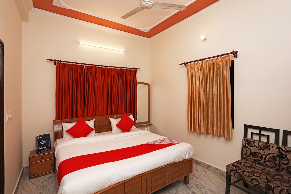 OYO Hotel Aanandan Residency, Dehradun Railway Station, Dehradun