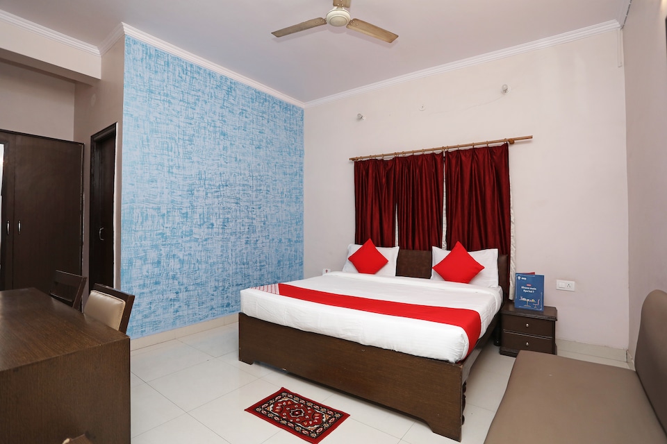 Flagship 19824 Hotel Doon Palace, GMS Road Dehradun, Dehradun