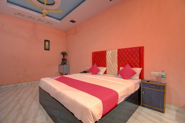 OYO Hotel Lucky Star