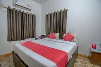 OYO Hotel Lucky Star