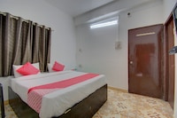 OYO Hotel Lucky Star