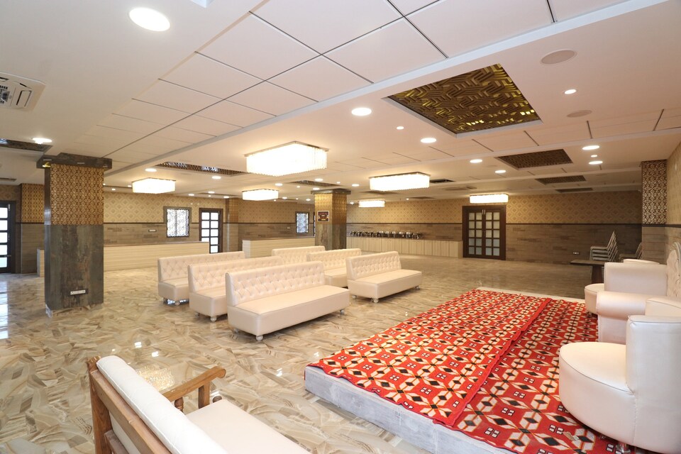 19840 Hotel Centre Point, Golghar, Gorakhpur