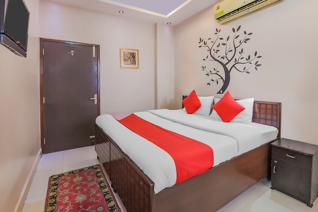 OYO Royal Hospitality Near Iskcon Temple Noida