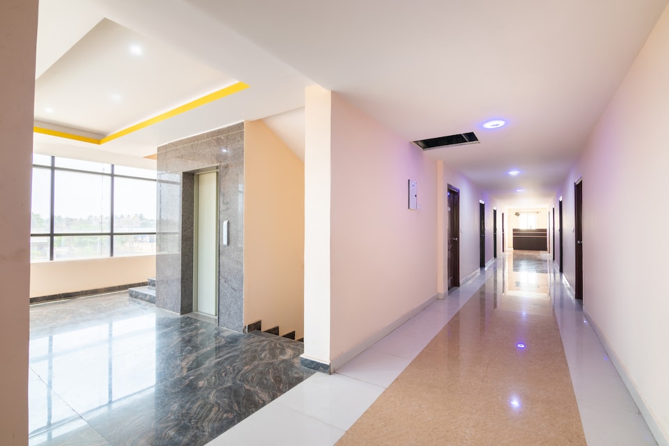 Hotel O Leo Grand Hotel, Chandapura Extension Bangalore, Bangalore