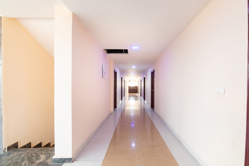 Hotel O Leo Grand Hotel, Chandapura Extension Bangalore, Bangalore
