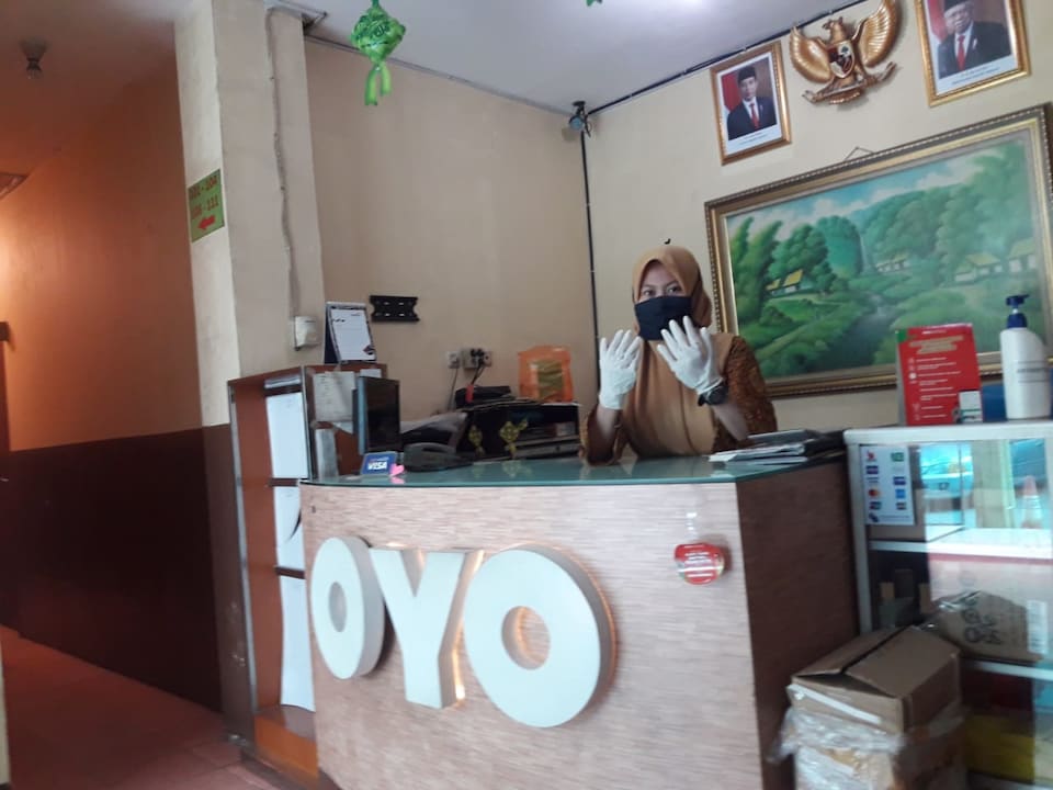 OYO 145 Wisma Syariah Cmc, Ciputat, Tangerang
