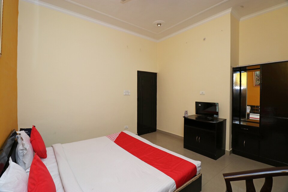 OYO 19848 Hotel Saraswati Palace, Almora, Almora