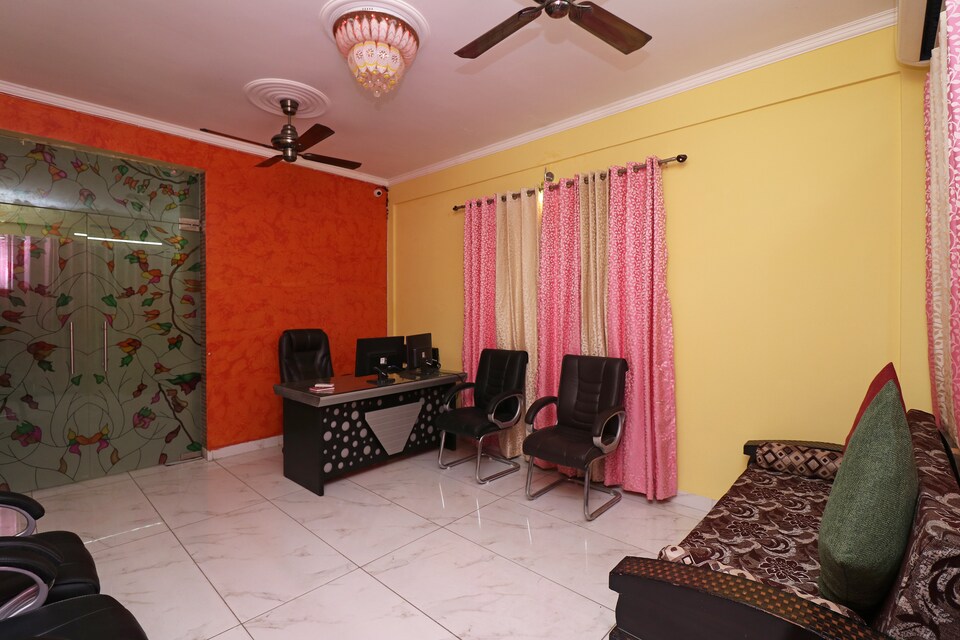 OYO Home 19857 Deluxe Stay, Rajpur Road Dehradun, Dehradun