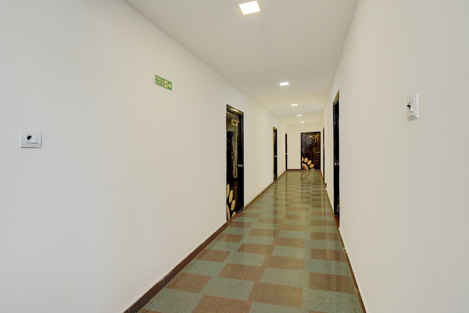 Super Townhouse Oak Q-City Techno Park, Gachibowli, Hyderabad