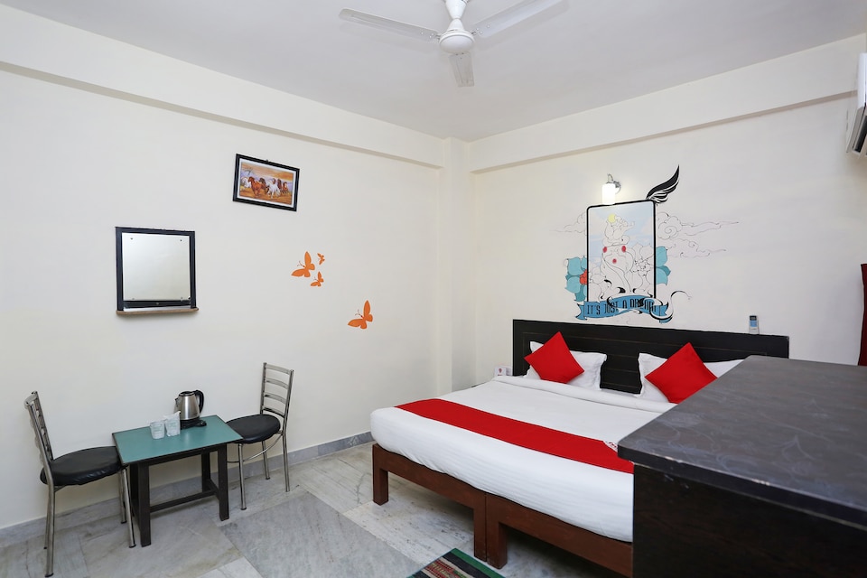 Hotel O Ganpati Agra, Fatehabad Road, Agra