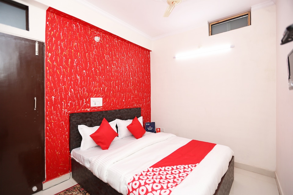 Flagship 19894 Hotel Ayan Guest House, Fatehabad Road, Agra