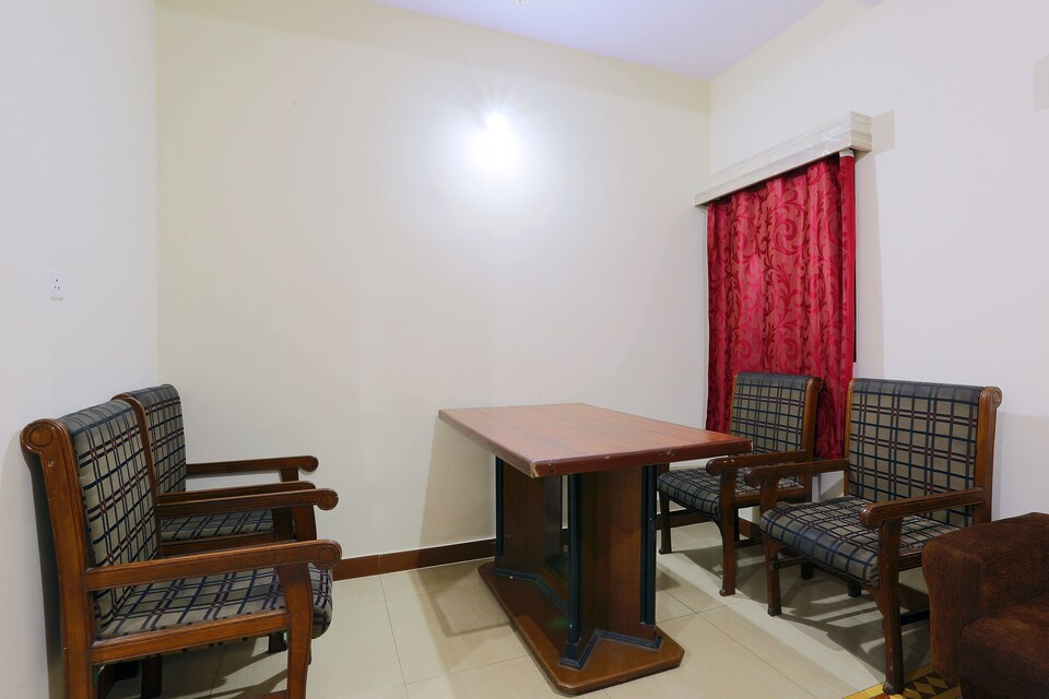 OYO Home 19902 Elegant 2BHK, Ooty Town, Ooty