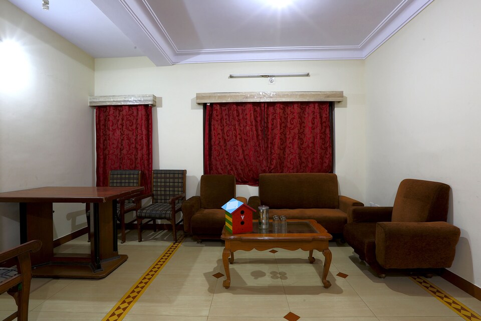 OYO Home 19902 Elegant 2BHK, Ooty Town, Ooty
