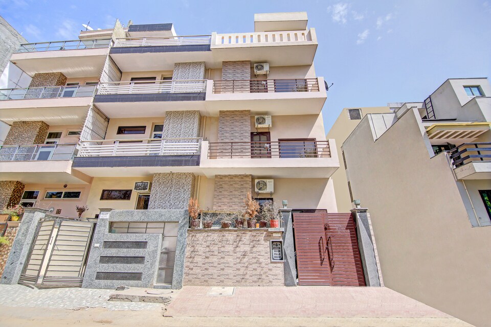 OYO 19923 Spacious Stay, Golf Course Road, Gurgaon