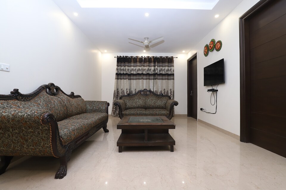 OYO 19925 Elegant Stay, Sohna Road, Gurgaon