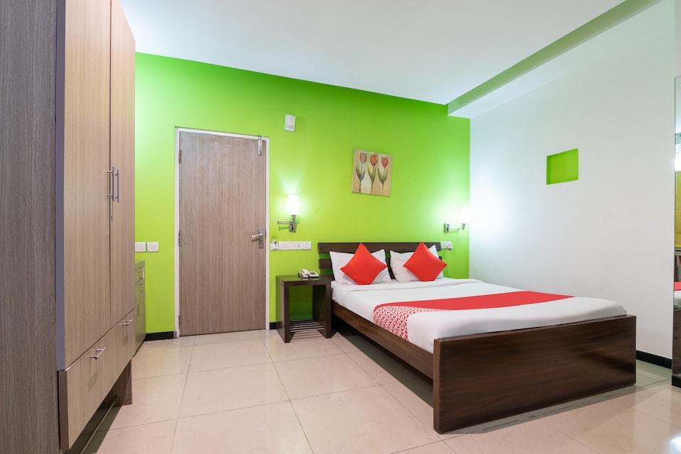 OYO 554 Hotel Red Carpet Residence, MG Road Bangalore, Bangalore
