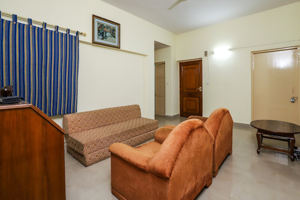 OYO 19944 Spacious 3BHK, Saket Delhi, Delhi
