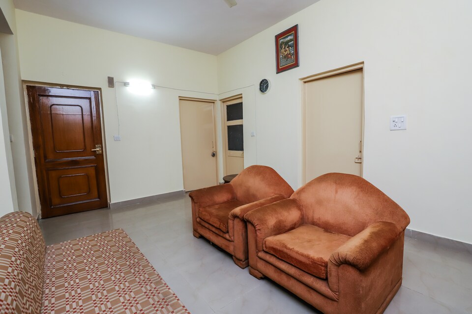 OYO 19944 Spacious 3BHK, Saket Delhi, Delhi