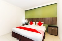 Super OYO 443 Crystal City Hotel