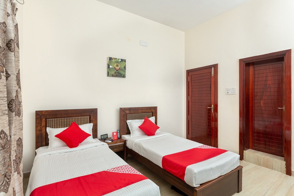OYO 19958 Iris Inn, Velachery, Chennai