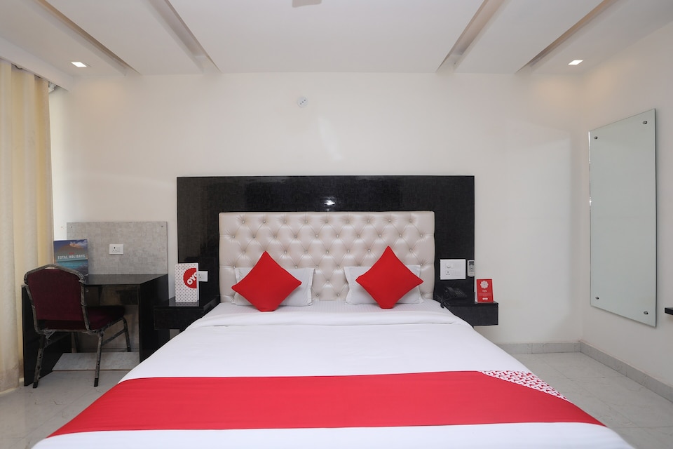 OYO Hotel Sunrise, Rajpur Road Dehradun, देहरादून