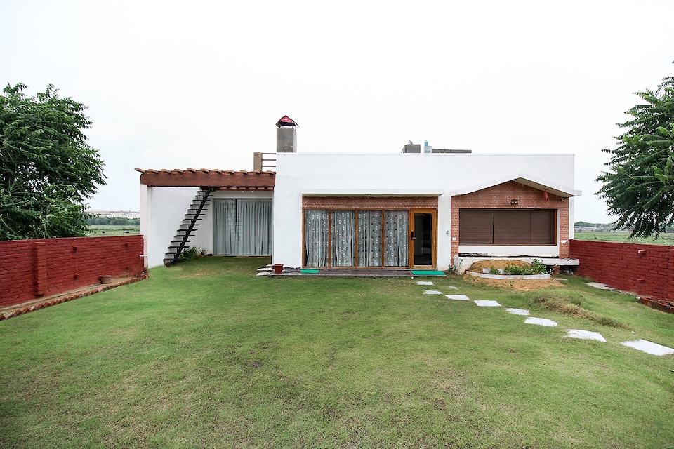 OYO Home 19976 Luxury Farmhouse, Jaipur Airport, Jaipur