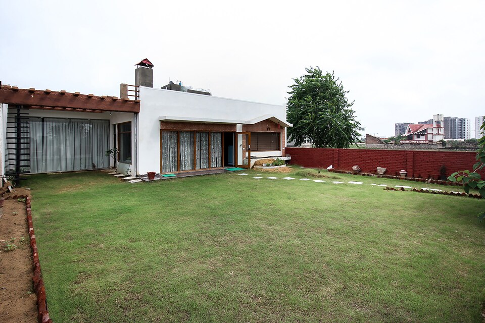 OYO Home 19976 Luxury Farmhouse, Jaipur Airport, Jaipur