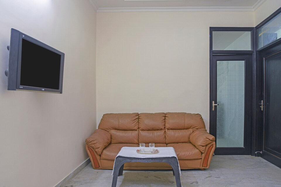OYO Home 19977 Spacious 2BHK, Raja Park Jaipur, Jaipur