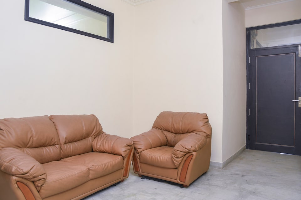 OYO Home 19977 Spacious 2BHK, Raja Park Jaipur, Jaipur