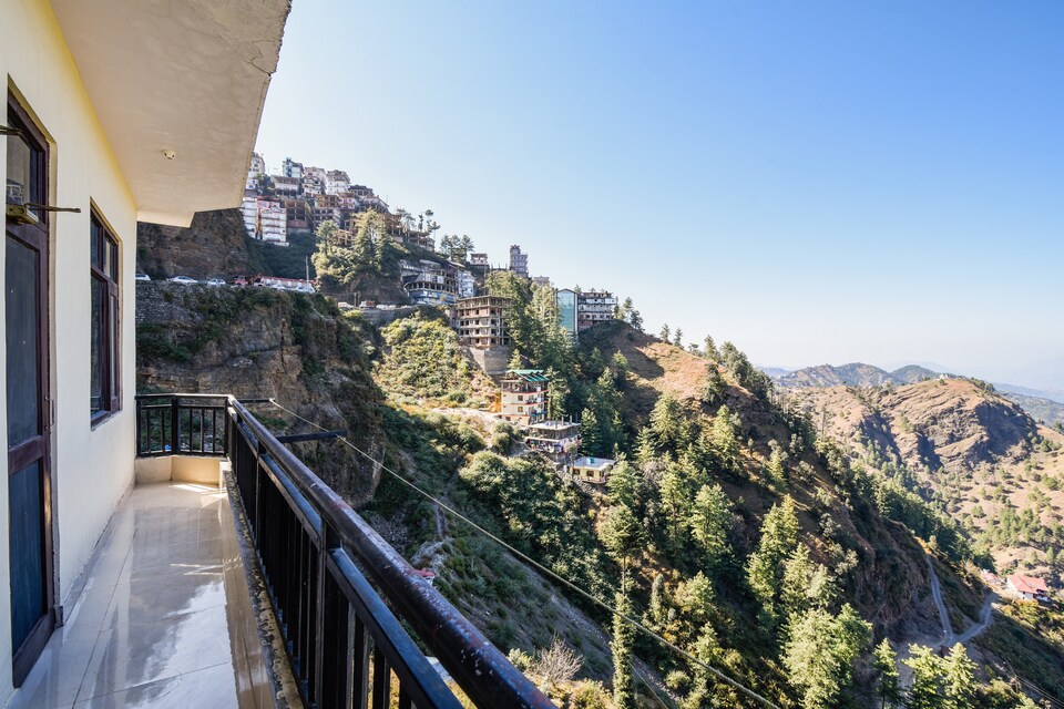 OYO Home 19992 Lavish 4BHK, Sanjauli, Shimla