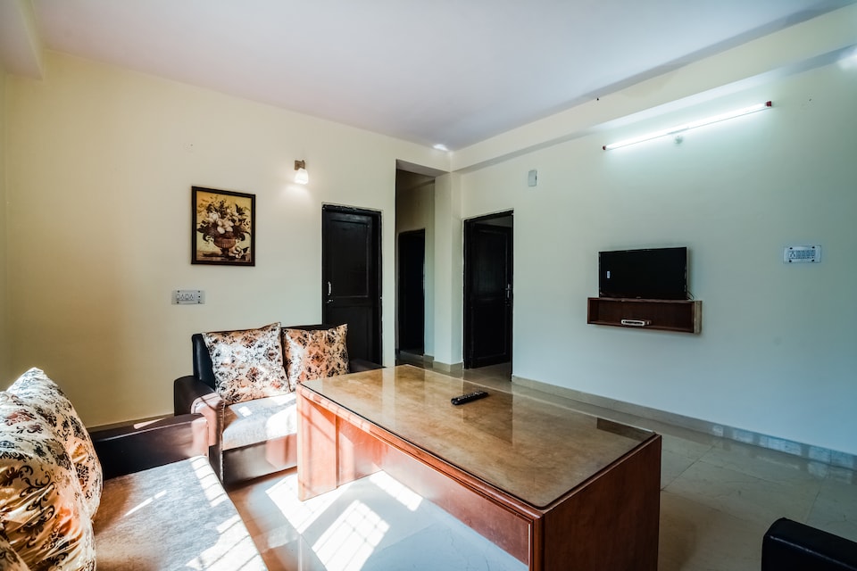 OYO Home 19992 Lavish 4BHK, Sanjauli, Shimla