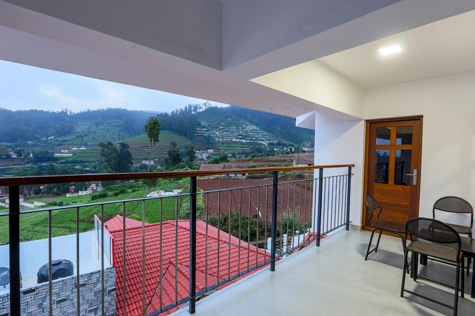 OYO Home 19992 Luxurious 2BHK, Ooty Kotagiri Road, Ooty
