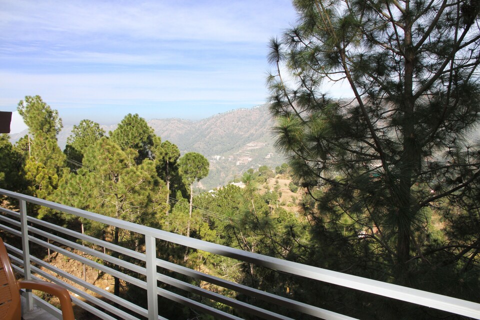 OYO Home 22016 Hill View 2BHK, Kasauli, Kasauli