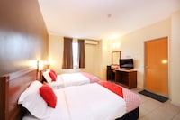 Super OYO 447 Comfort Hotel Meru