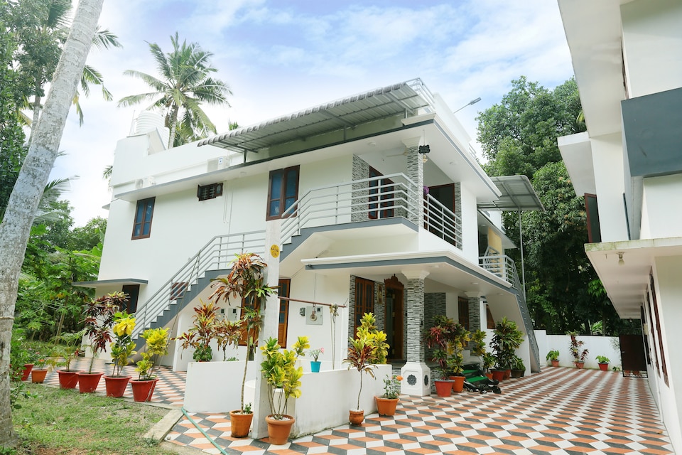 OYO Home 22035 Elite 2BHK, Kovalam Kerala, Kovalam