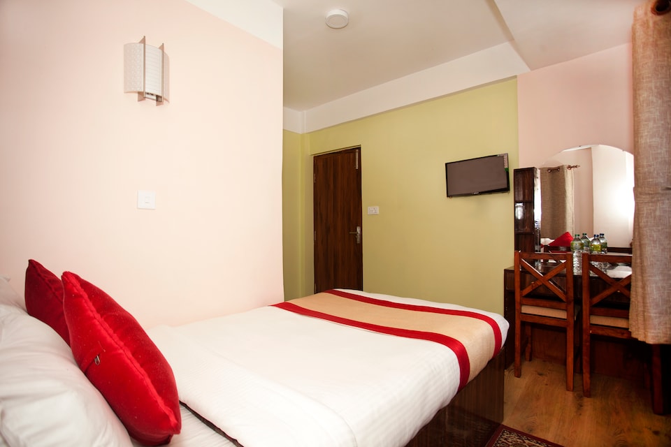 OYO 207 hotel cirrus, Nagarkot, Nagarkot