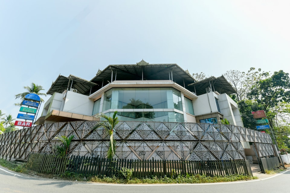 OYO Aramana Hotel, Kalady Kochi, Kochi
