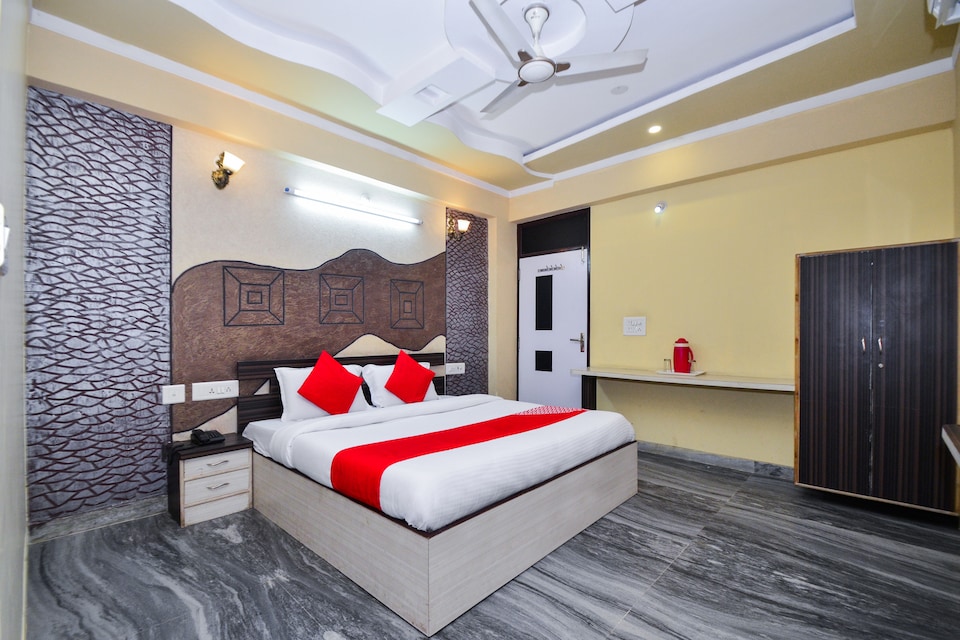 OYO 22052 Hotel Kingdom Palace, Goverdhan Sagar, Udaipur