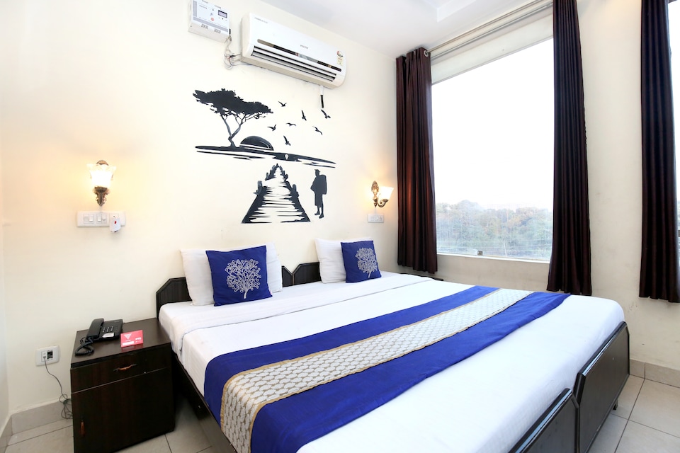 OYO Hotel Royal Orbit, Zirakpur, Zirakpur