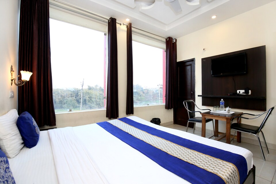 OYO Hotel Royal Orbit, Zirakpur, Zirakpur