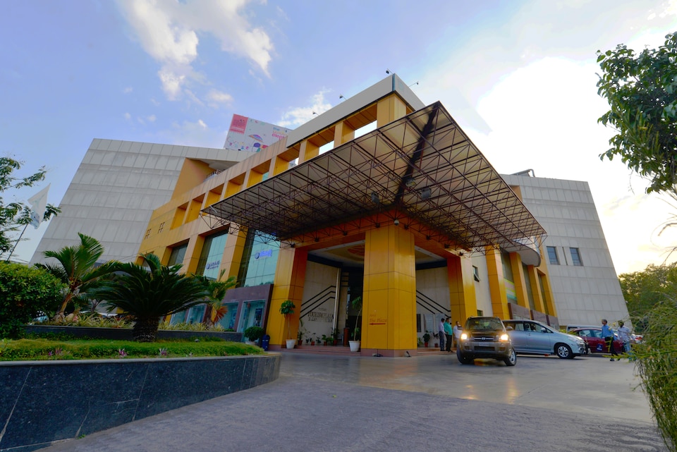 OYO 3005 The Plaza  Premium Hyderabad  Book    2413 OYO