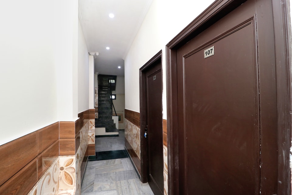 Hotel O Mall Residency , Queens Road Amritsar, Amritsar