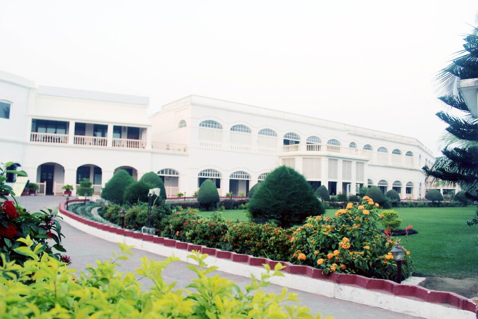 OYO 3010 Chanakya BNR Hotel, CT Road Puri, Puri