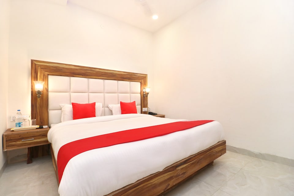 OYO 22115 Hotel D Plaza, Zirakpur, Zirakpur