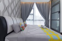 OYO Home 460 Robertson 1BR